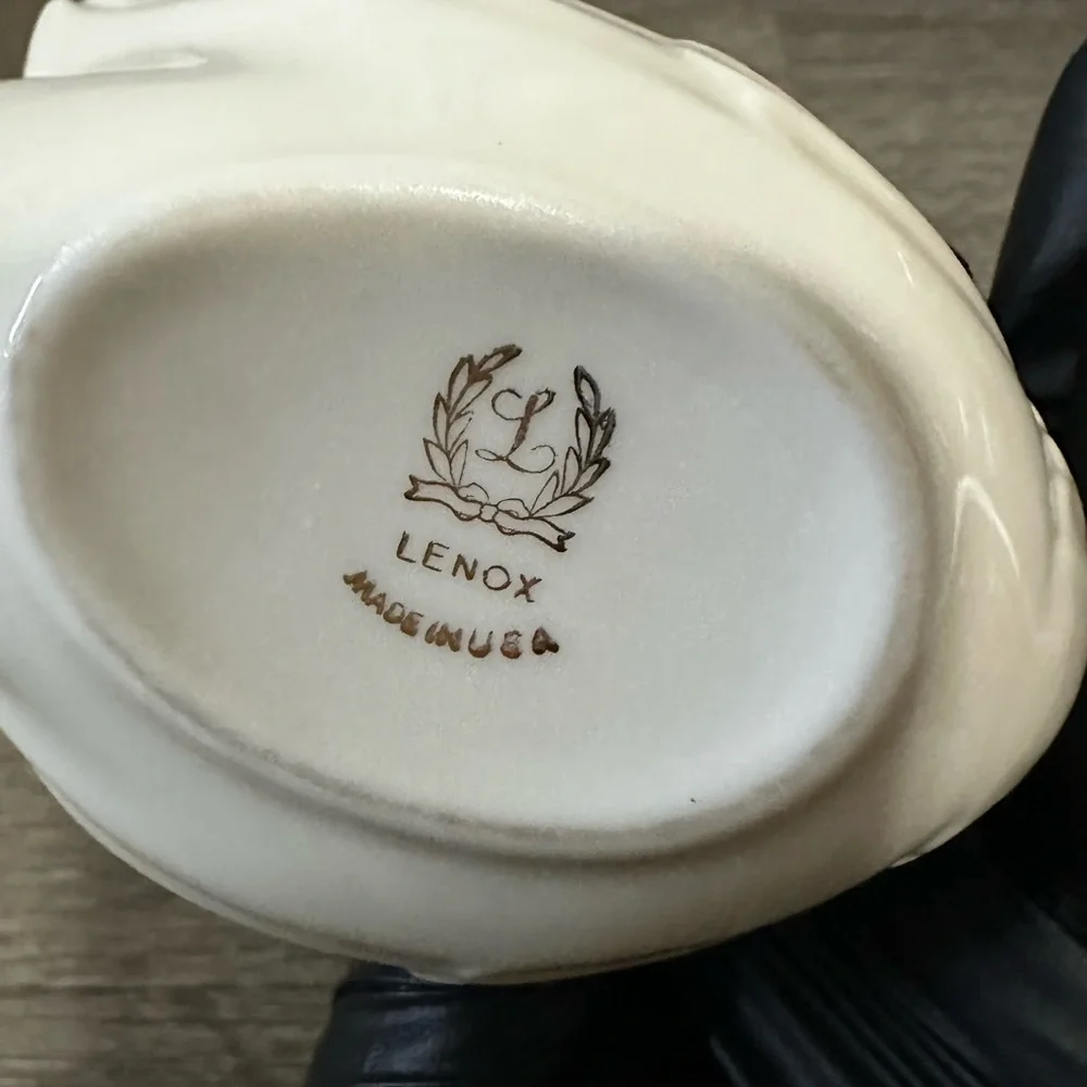 Lenox Cream and 24k Gold Porcelain Swan Trinket Bowls - Picture 7 of 8